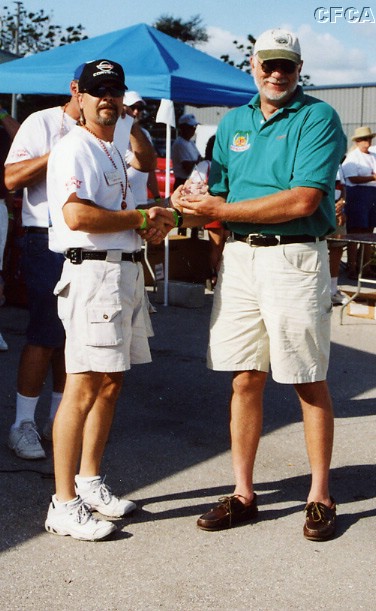 050.Scott Phillips accepting his C5-Early trophy.JPG