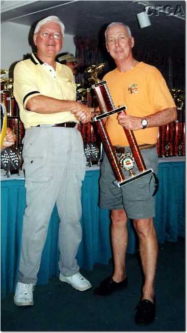 080.Bill accepting his C5 trophy from Dave.jpg
