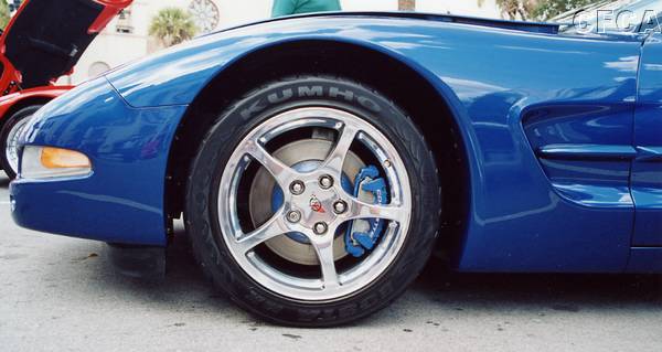 009.As compared with, say, Kerry's stock wheels and color coordinated calipers.JPG