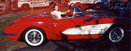 039.And there were beautiful women posing in beautiful Vettes (like Erin).JPG