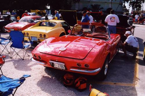 037.Book-ended a very nice Daytona Yellow '69 Coupe.JPG