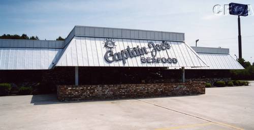 005.We stopped for an early lunch at Captain Joe's Seafood restaurant.JPG