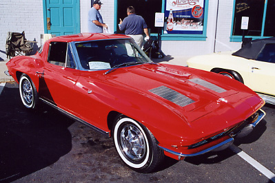 015.There were gorgeous C2's, like Bruce's flawless '63 split-window Coupe.JPG