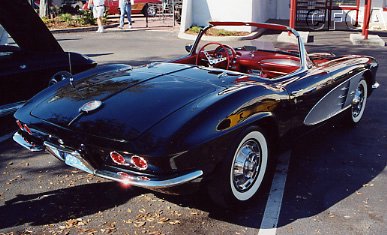 019.This '61's paint was like a mirror.JPG