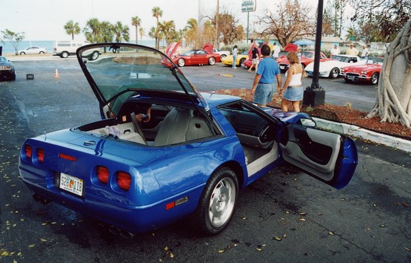 011.And Ken just doesn't ever quit----he's the Terminator of Vette detailing.JPG