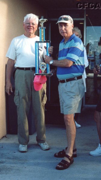 044.Bill accepts his C6 trophy from Dave.JPG