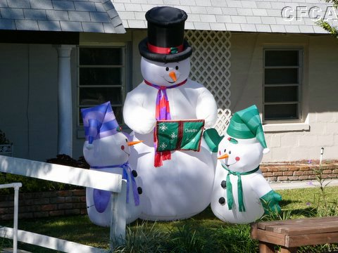 02 Snowmen in Florida.JPG