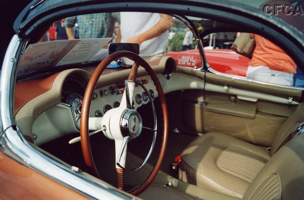 019.The view inside the gorgeous Corvette Copper '55.JPG