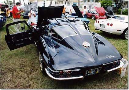 044.A 'to-die-for' '63 Split Window Coupe.jpg