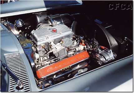 027.Check out the FI '64's powerplant.JPG