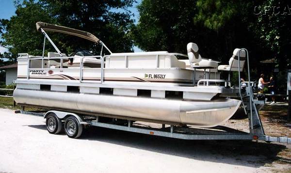 009.The Ashe's Party Barge arrives.jpg