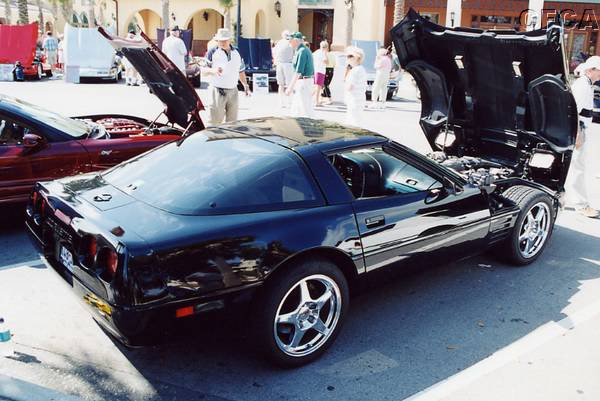 017.We even arm-twisted Shaun into showing his beautiful black '93.JPG