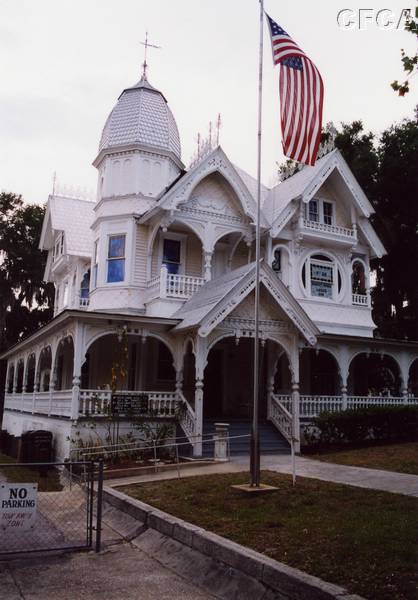 056.As we said goodbye to Mount Dora, we all wondered if there would be a 2nd Annual Mystery Cruise.JPG