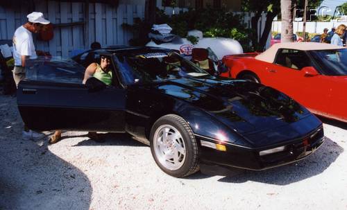 016.Lisa is sure working hard on Kim's '90 ZR1.JPG
