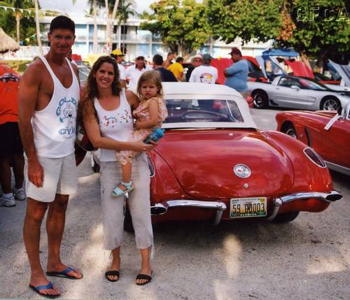 068.Mark is finally in a photo, and with the beautiful Jennifer and her daughter, Taylor, no less.JPG