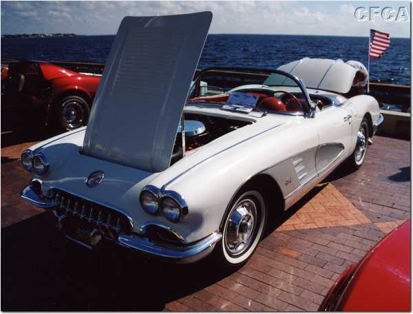 011.But this Snowcrest White '58 was nicer, and won Best of Show.JPG