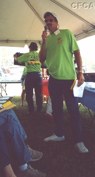039.And then it was Auction Time, as the Fastest Mouht in the South, Kurt Chana, takes over.JPG