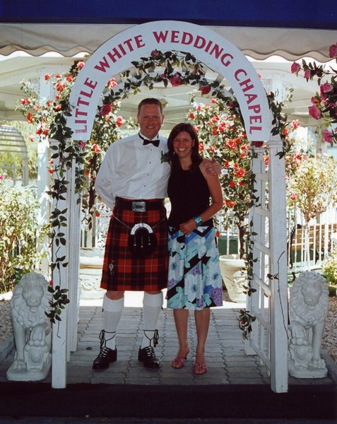054.Fellow Scotsman, Leonard, with the lovely (and English) Kerrie.JPG