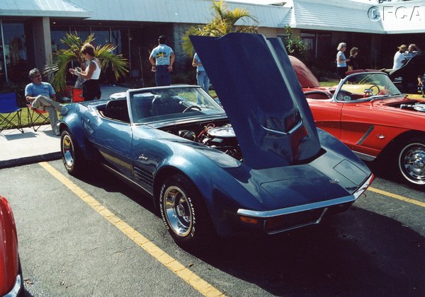 017.Like Paul's and Dianne's flared fender, monster 454 Big Block '72 Convertible.JPG