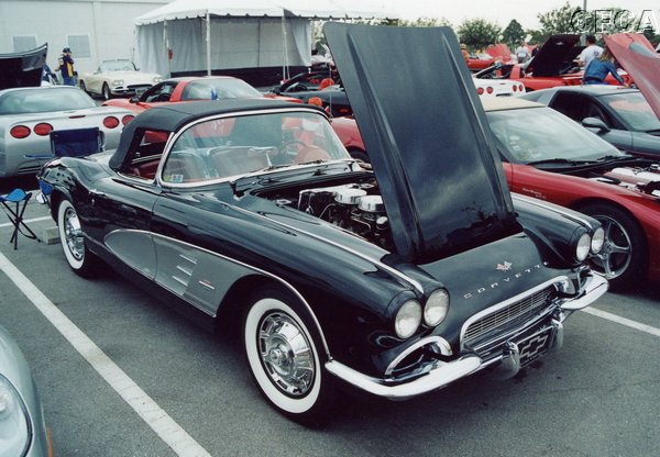 009. . . . To this Tuxedo Black '61, virtually nothing stayed the same.JPG