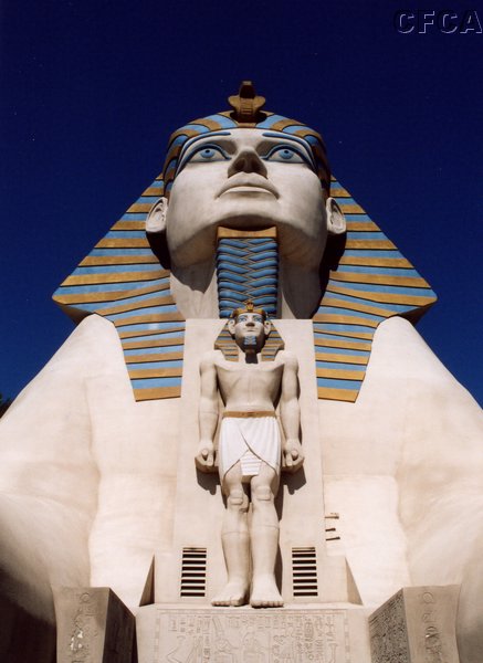015.Luxor Hotel upper entrance.JPG